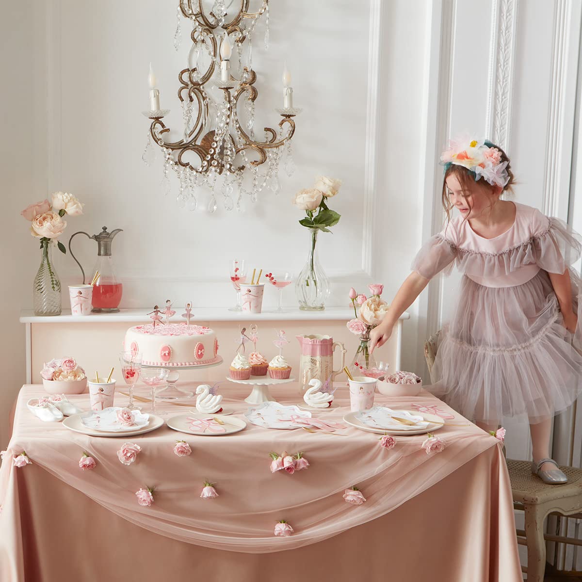 Meri Meri Ballerina Plates, Pack of 8 Disposable Paper Plates, Beautifully Illustrated and Elegantly Shaped – Perfect for Ballerina Birthday Party Decorations - Image 3