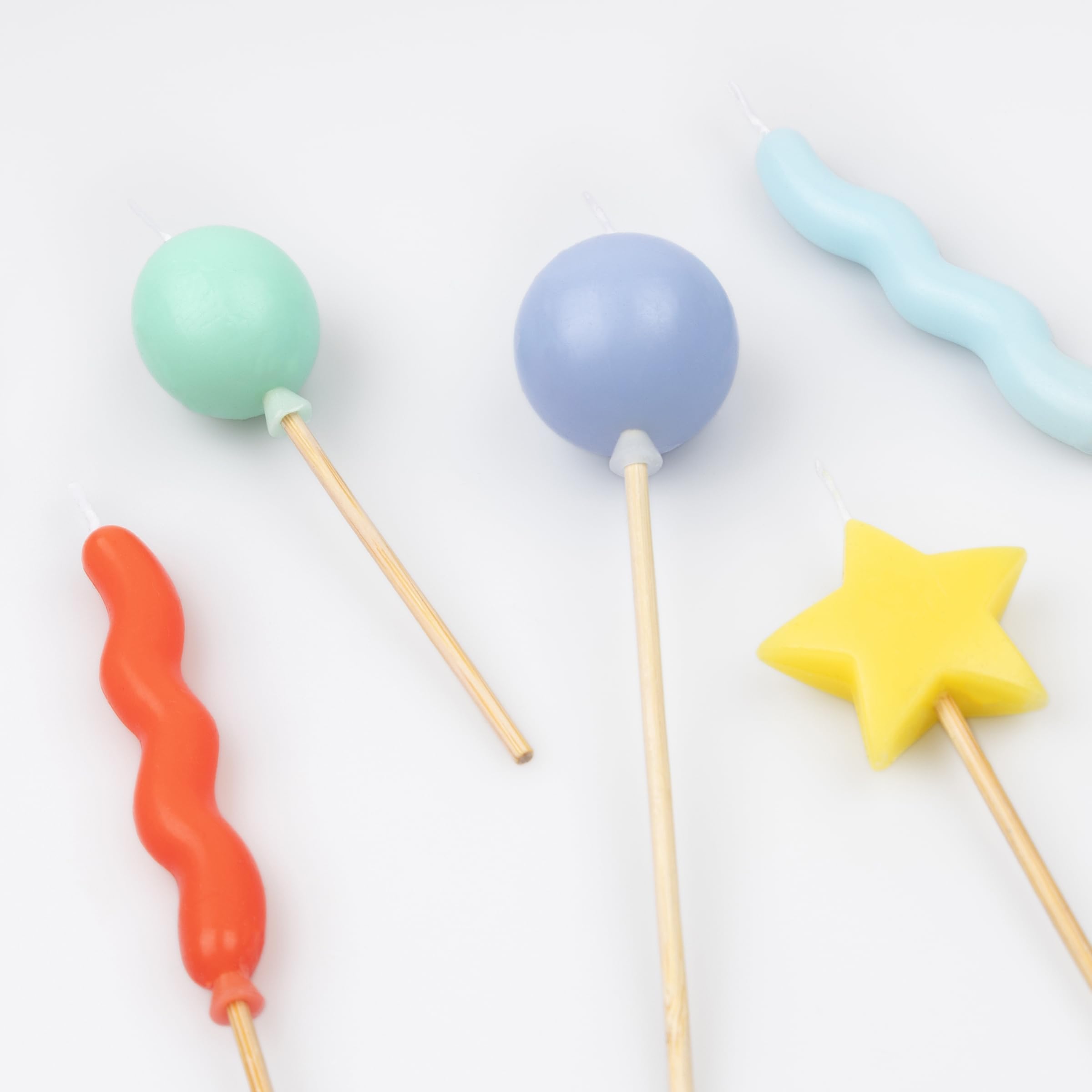 Meri Meri Balloon Candles (Pack of 6), Birthday Cake Candles, 6 Fun Designs & Colors, 4.5" Tall, Unscented - Image 5