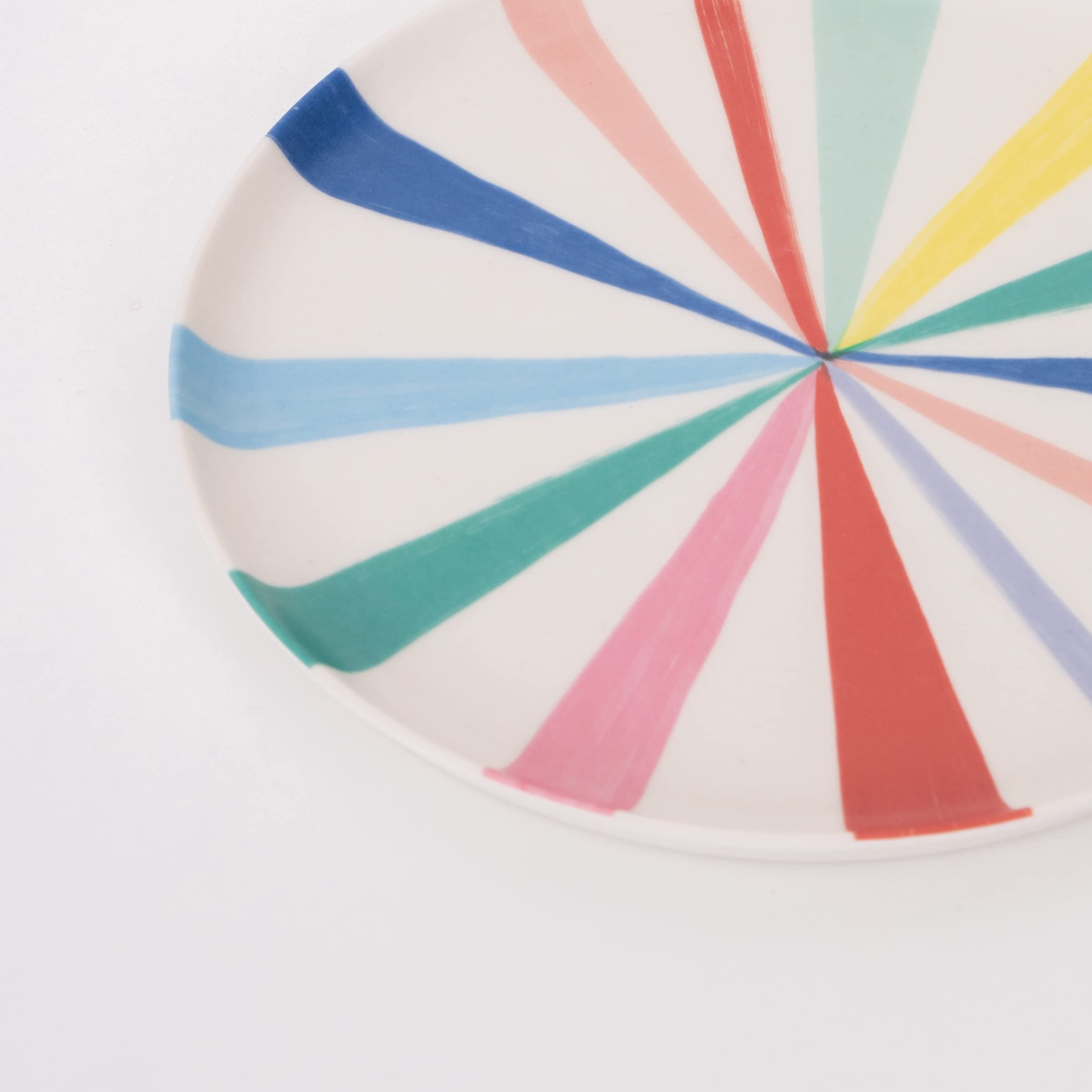 Meri Meri Bright Stripe Bamboo Plates, Pack of 6 Dishwasher Safe & Reusable Bamboo Plates, Available in 2 Sizes – Perfect for Parties or to Brighten Everyday Meals - Image 3