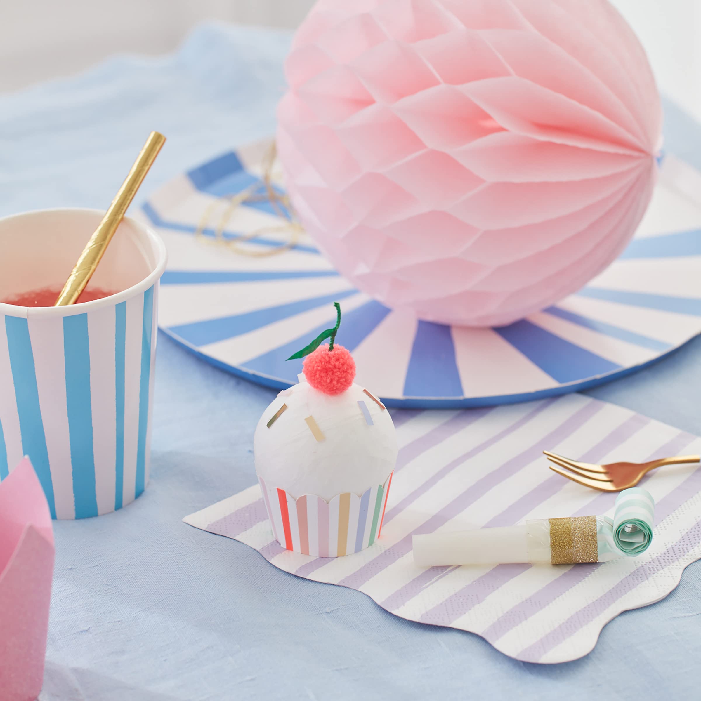 Meri Meri Cupcake Surprise Balls (Pack of 3) - Image 2