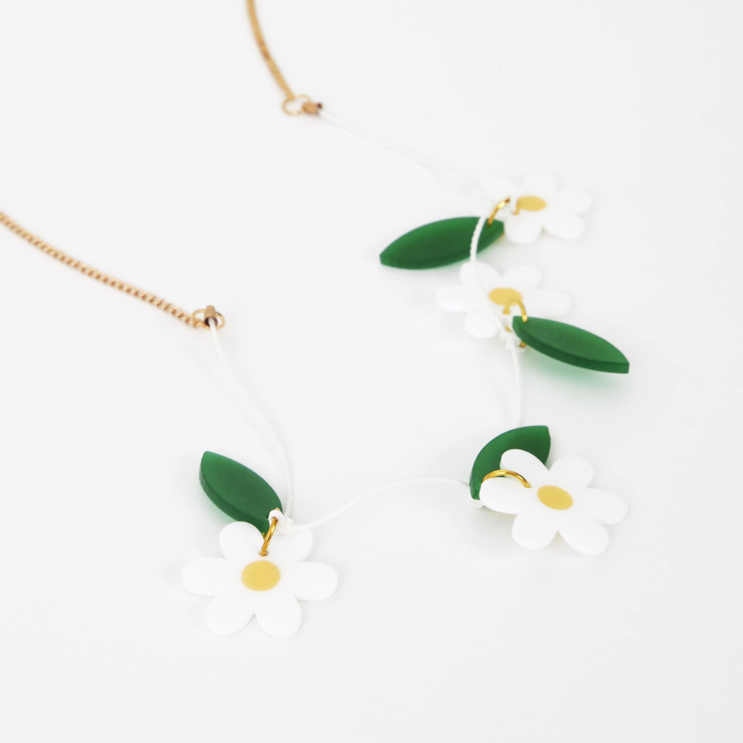 Meri Meri Daisy Necklace (Pack of 1) - Image 3