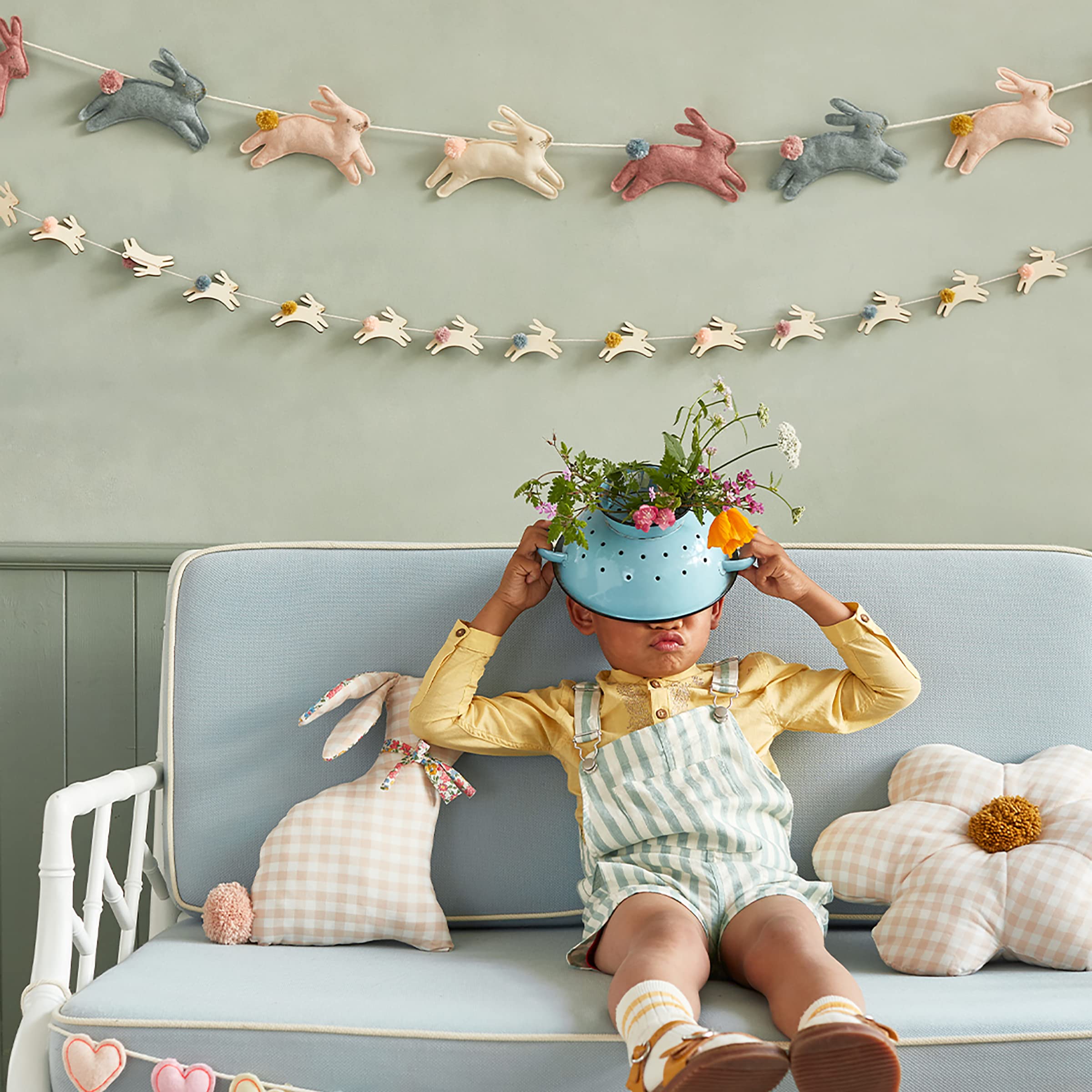 Meri Meri Felt Bunny Garland (Pack of 1) - Image 2