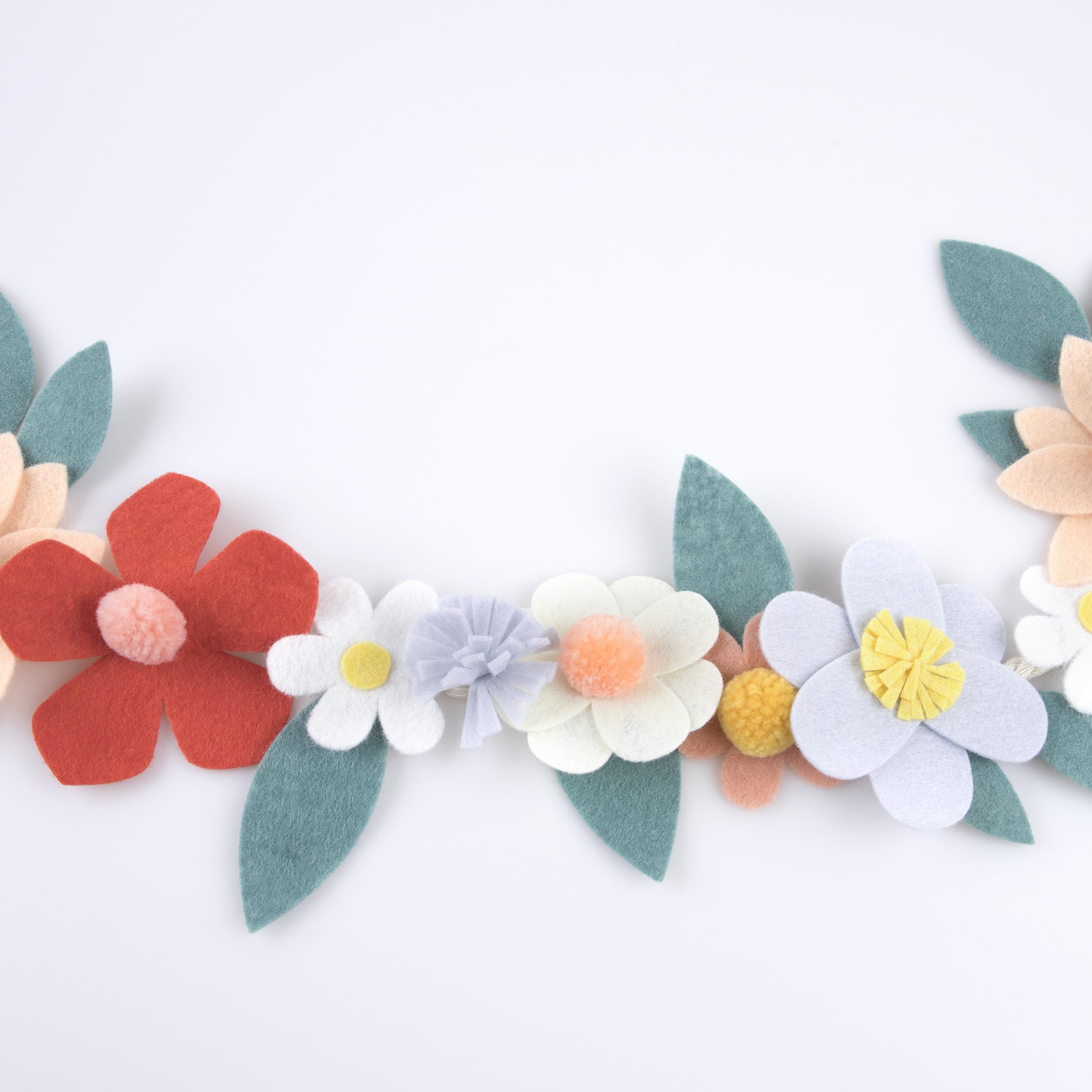 Meri Meri Felt Flower Garland (Pack of 1) - Image 4