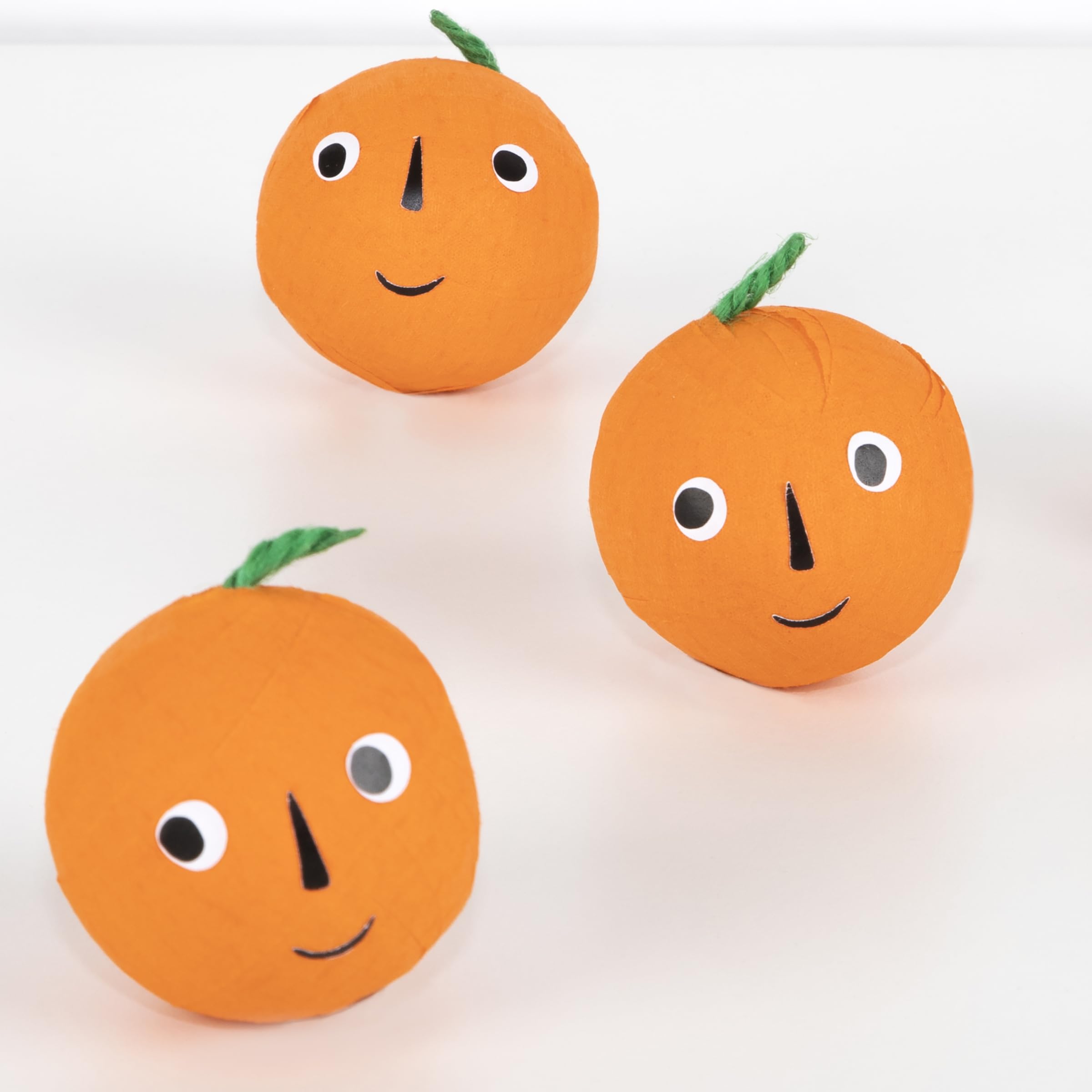 Meri Meri Halloween Pumpkin Surprise Balls (Pack of 6), Orange Jack O' Lantern Pumpkin Halloween Party Favors, Ages 3+, 2" x 2" x 2" Table Decorations - Image 3