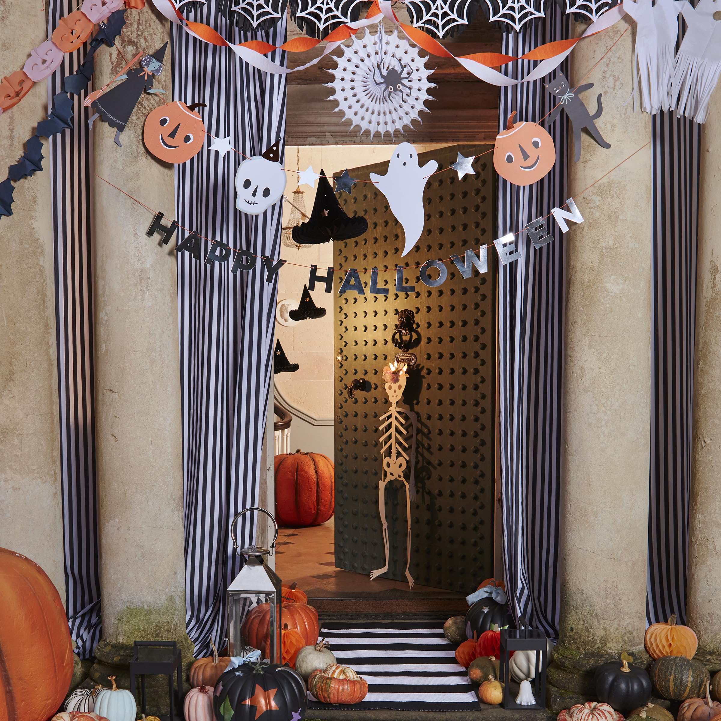 Meri Meri It's Halloween! 3 in 1 Halloween Garland (Pack of 1) 7' Strand (11' Including Excess Cord) Large Reusable Party Decoration, Garland Split Into 3 Strings - Image 3