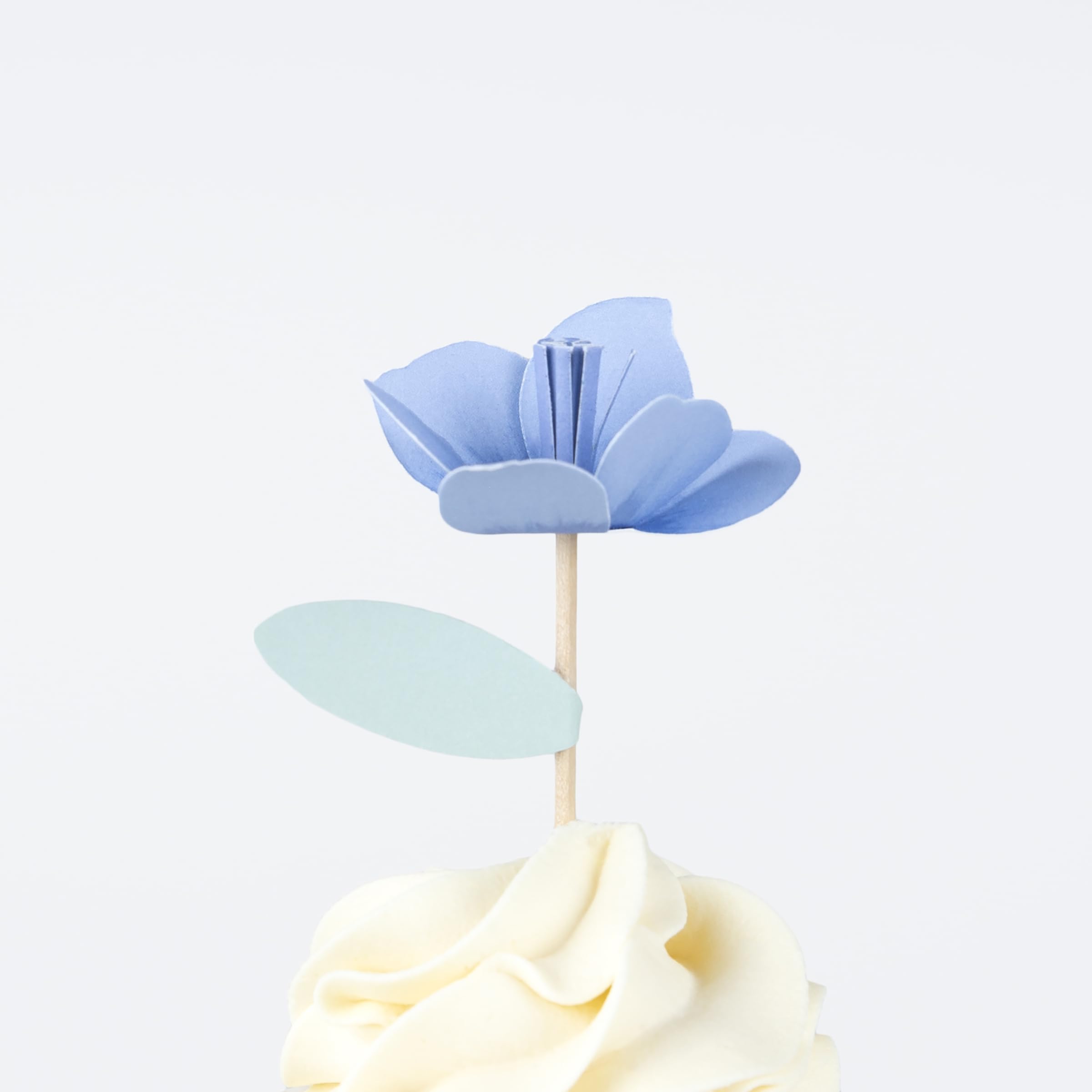 Meri Meri Meadow Unicorns Cupcake Kit (Pack of 24), Includes Cake Toppers and Cupcake Cases, Birthday Parties & Baby Showers, Kids & Adults - Image 5