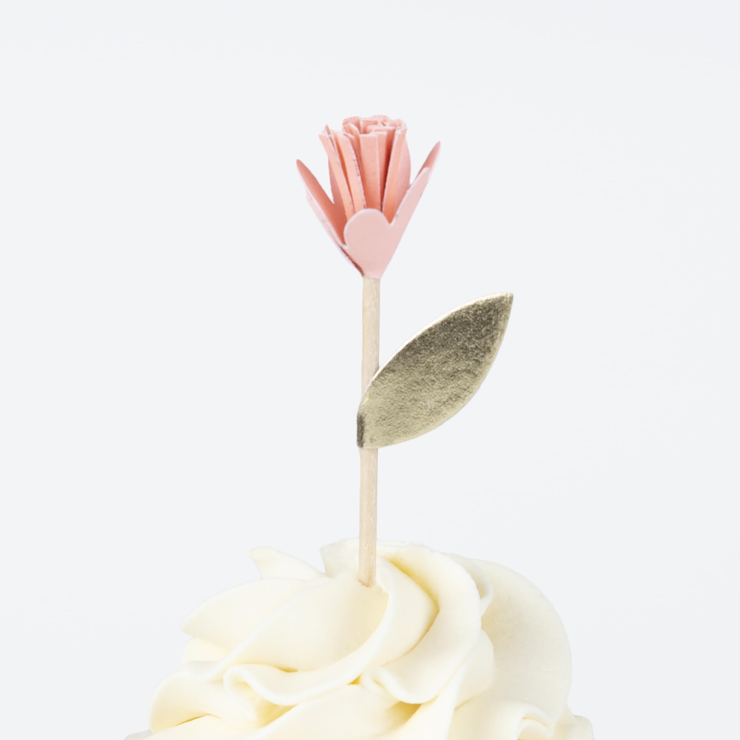 Meri Meri Meadow Unicorns Cupcake Kit (Pack of 24), Includes Cake Toppers and Cupcake Cases, Birthday Parties & Baby Showers, Kids & Adults - Image 6
