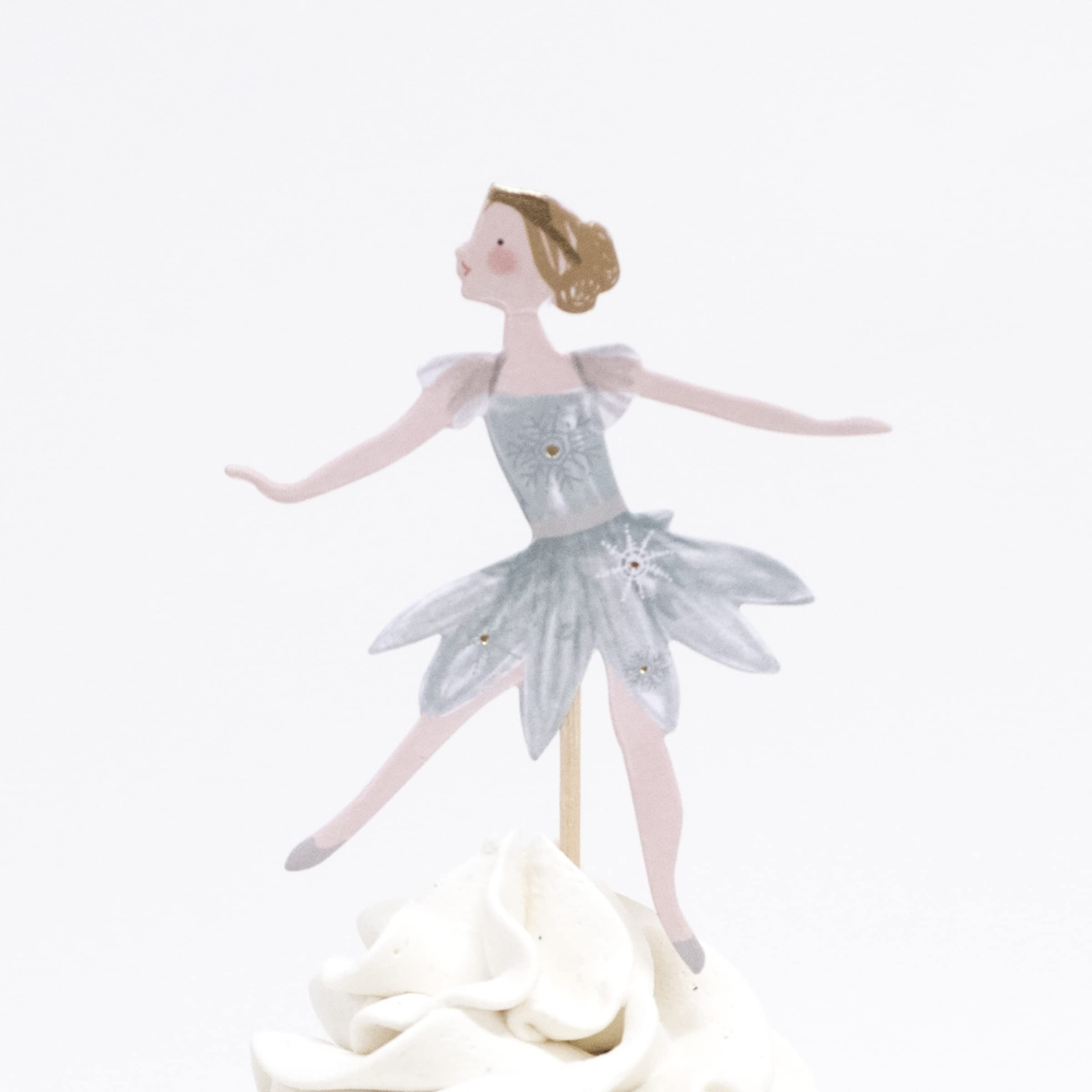 Meri Meri Nutcracker Cupcake Kit (Pack of 24), Christmas Cupcake Decorations, Cupcake Toppers & Crepe Paper, Gold Foil Details - Image 7