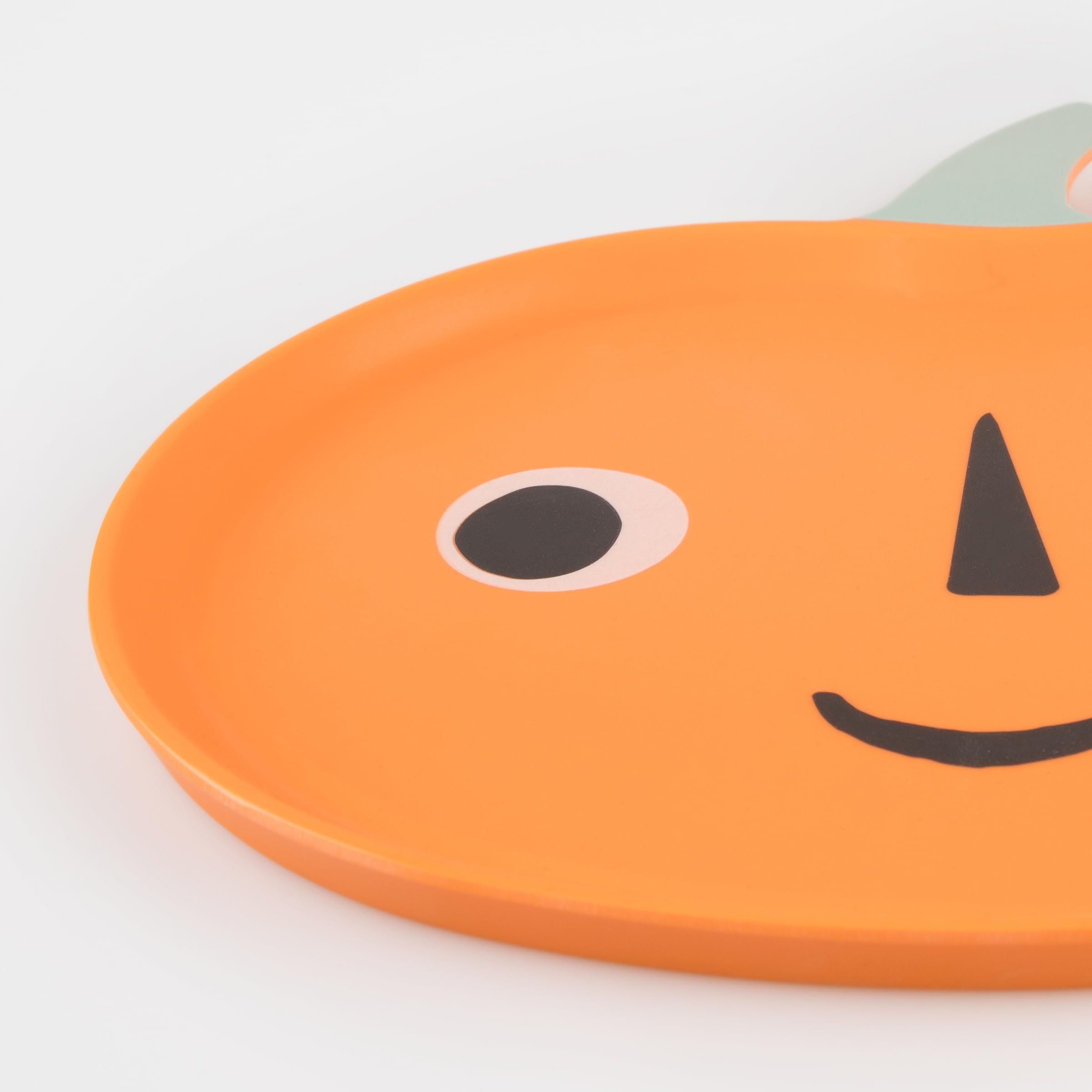 Meri Meri Reusable Halloween Plates, Pack of 1 Dishwasher Safe Plastic Plates, Available in Fun, Festive Halloween Shapes – Great for Creating Seasonal Memories - Image 3