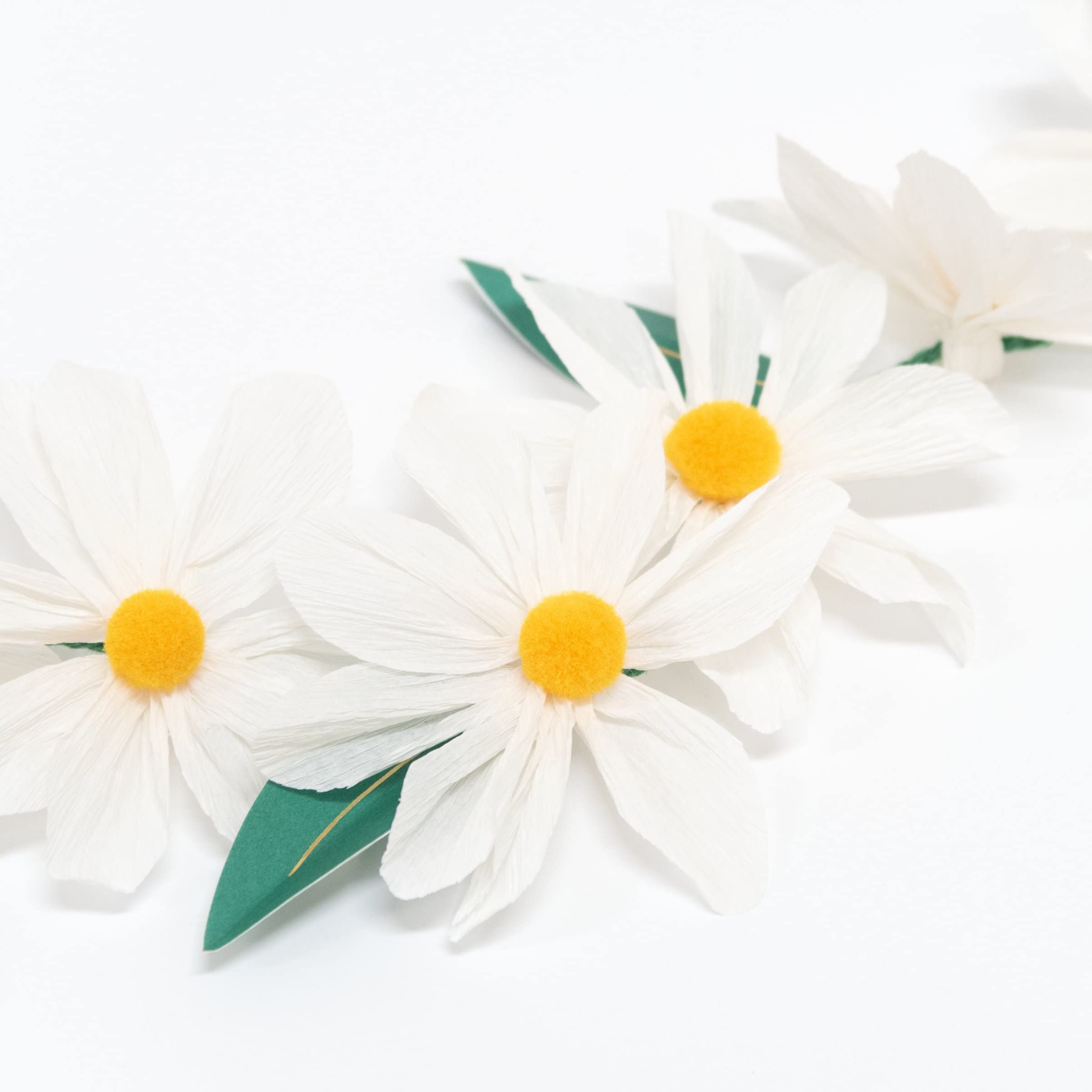 Meri Meri Wild Daisy Garland (Pack of 1), 8' Flower Garland w Excess Cord, Crepe Paper Flowers - Image 3