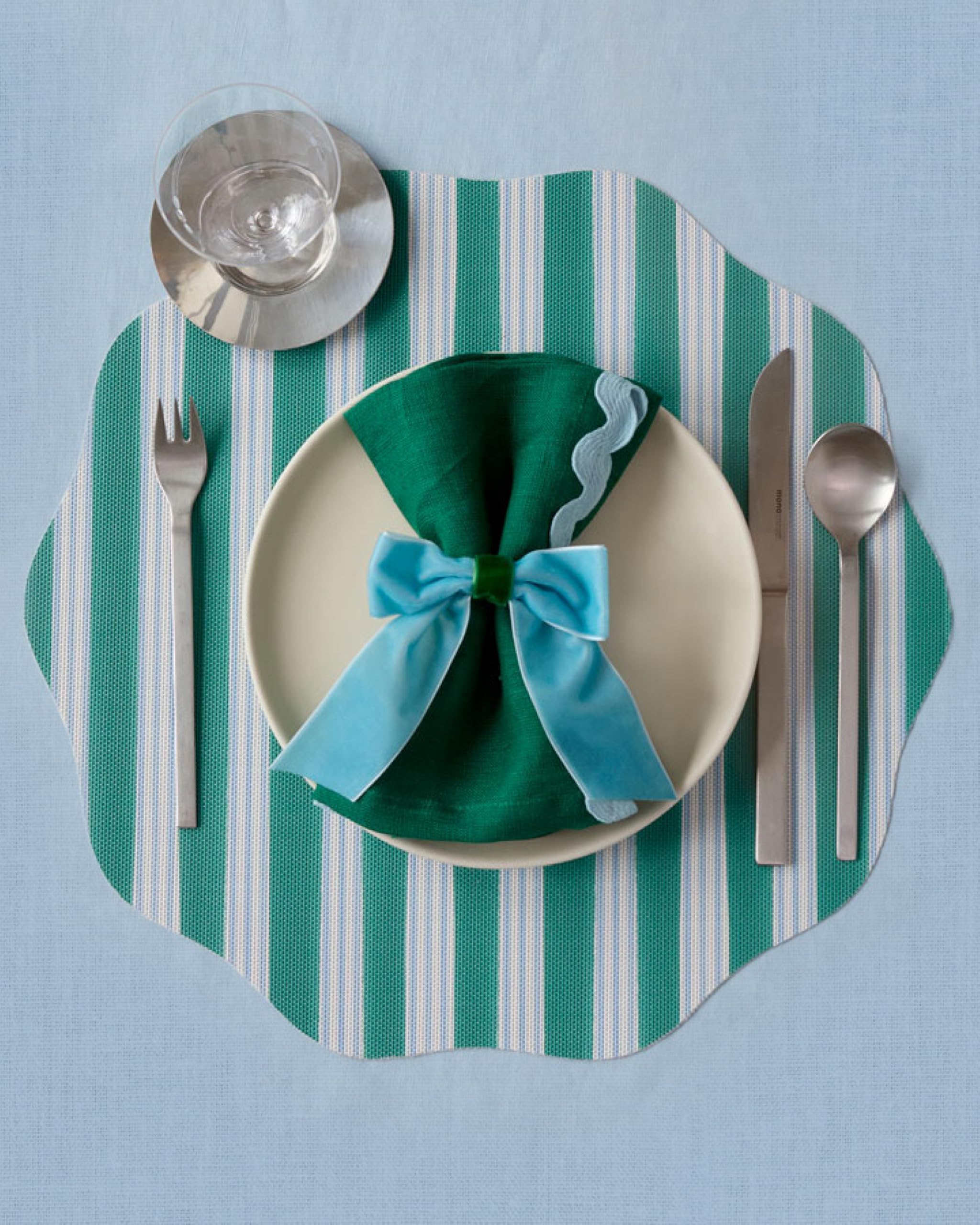 Meri Meri x Chilewich Festive Stripe Round Woven Placemats - 15" Scalloped-Edge Dining Table Mats - Reusable, Stain-Resistant, Indoor/Outdoor Tabletop Protection- Green - Image 3